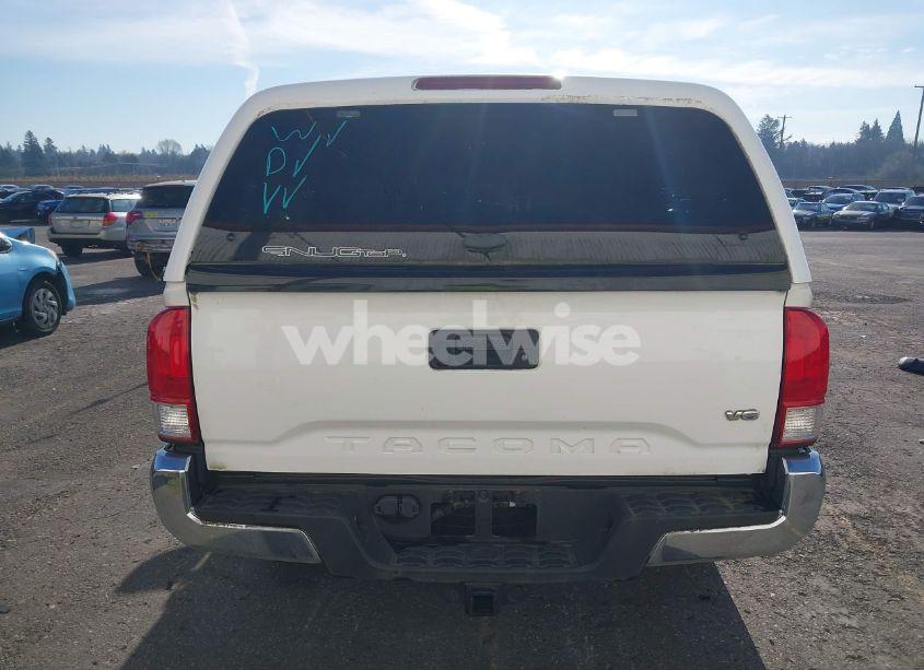 Photo 17 of 2017 Toyota Tacoma SR5 V6 (VIN 3TMAZ5CN3HM045330)