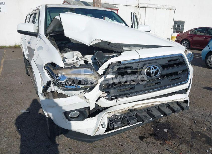 Photo 6 of 2017 Toyota Tacoma SR5 V6 (VIN 3TMAZ5CN3HM045330)