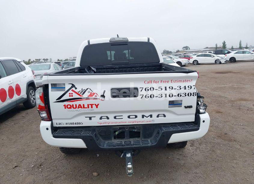 Photo 16 of 2018 Toyota Tacoma TRD OFF ROAD (VIN 3TMAZ5CN3JM054602)