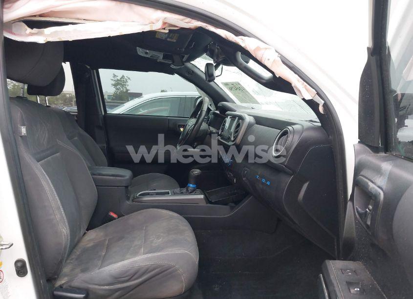 Photo 5 of 2018 Toyota Tacoma TRD OFF ROAD (VIN 3TMAZ5CN3JM054602)