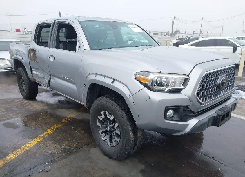 2019 Toyota Tacoma TRD OFF ROAD (VIN 3TMAZ5CN3KM084037) main photo
