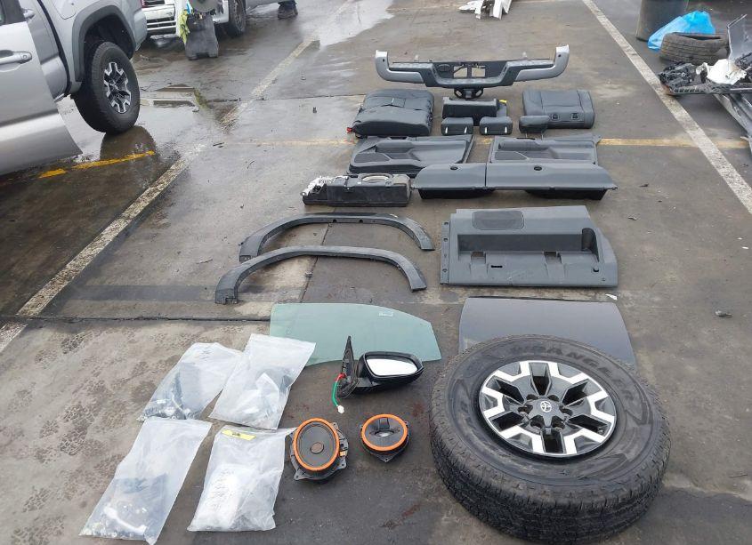 Photo 12 of 2019 Toyota Tacoma TRD OFF ROAD (VIN 3TMAZ5CN3KM084037)