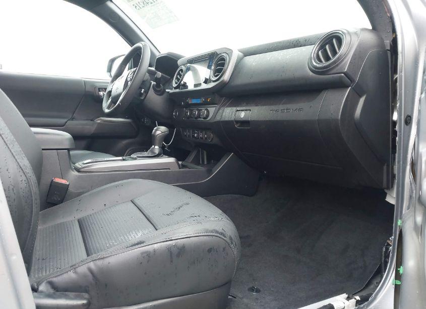 Photo 5 of 2019 Toyota Tacoma TRD OFF ROAD (VIN 3TMAZ5CN3KM084037)