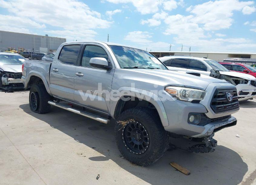 2017 Toyota Tacoma SR5 V6 (VIN 3TMAZ5CN4HM027418) main photo