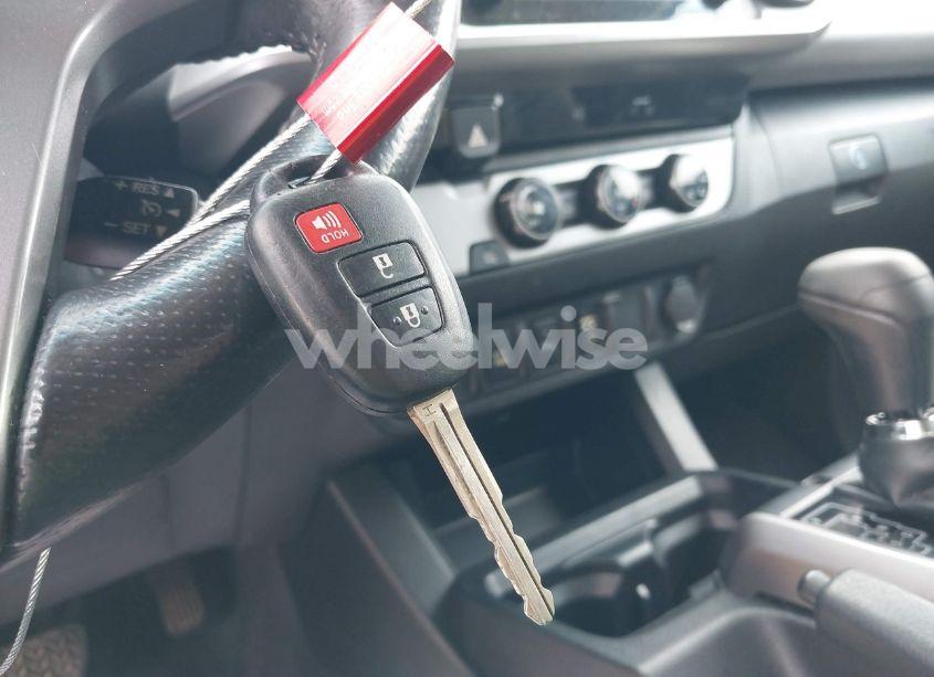 Photo 11 of 2017 Toyota Tacoma SR5 V6 (VIN 3TMAZ5CN4HM027418)