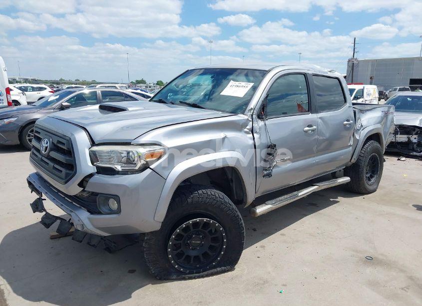Photo 2 of 2017 Toyota Tacoma SR5 V6 (VIN 3TMAZ5CN4HM027418)