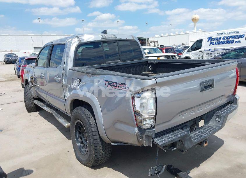 Photo 3 of 2017 Toyota Tacoma SR5 V6 (VIN 3TMAZ5CN4HM027418)