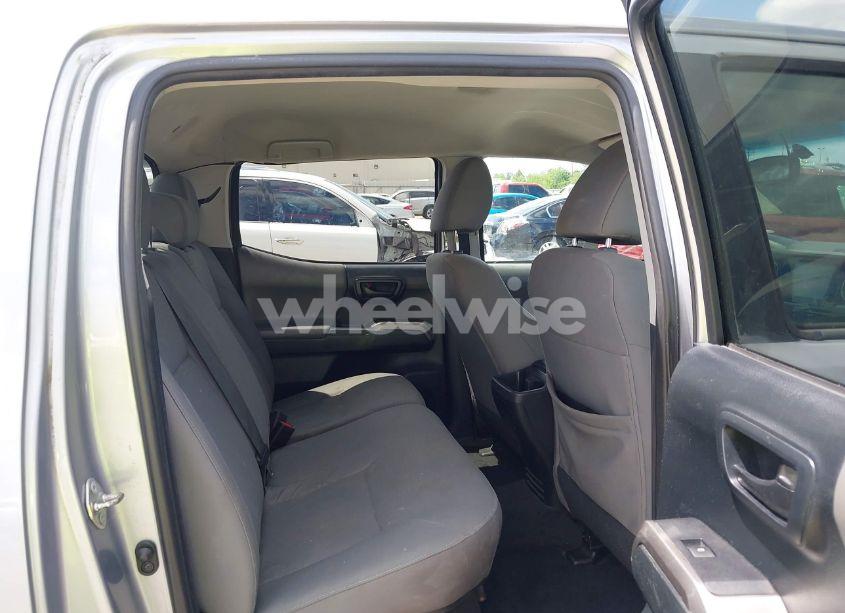 Photo 8 of 2017 Toyota Tacoma SR5 V6 (VIN 3TMAZ5CN4HM027418)