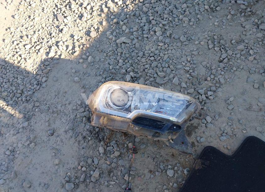 Photo 12 of 2018 Toyota Tacoma TRD SPORT (VIN 3TMAZ5CN4JM062272)