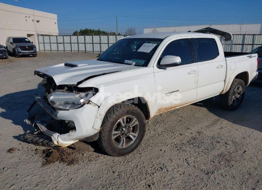 Photo 2 of 2018 Toyota Tacoma TRD SPORT (VIN 3TMAZ5CN4JM062272)