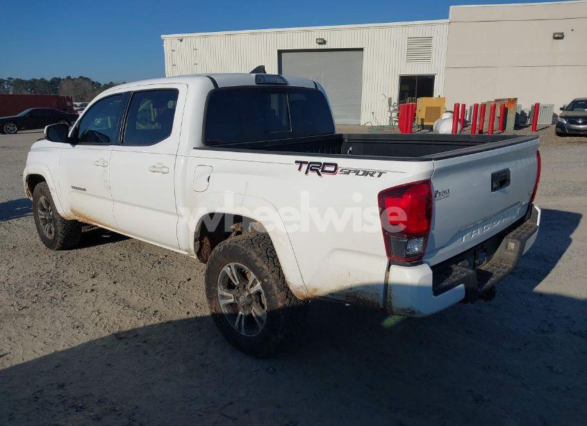 Photo 3 of 2018 Toyota Tacoma TRD SPORT (VIN 3TMAZ5CN4JM062272)