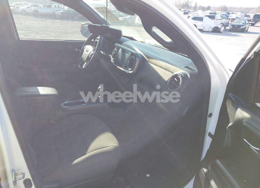 Photo 5 of 2018 Toyota Tacoma TRD SPORT (VIN 3TMAZ5CN4JM062272)