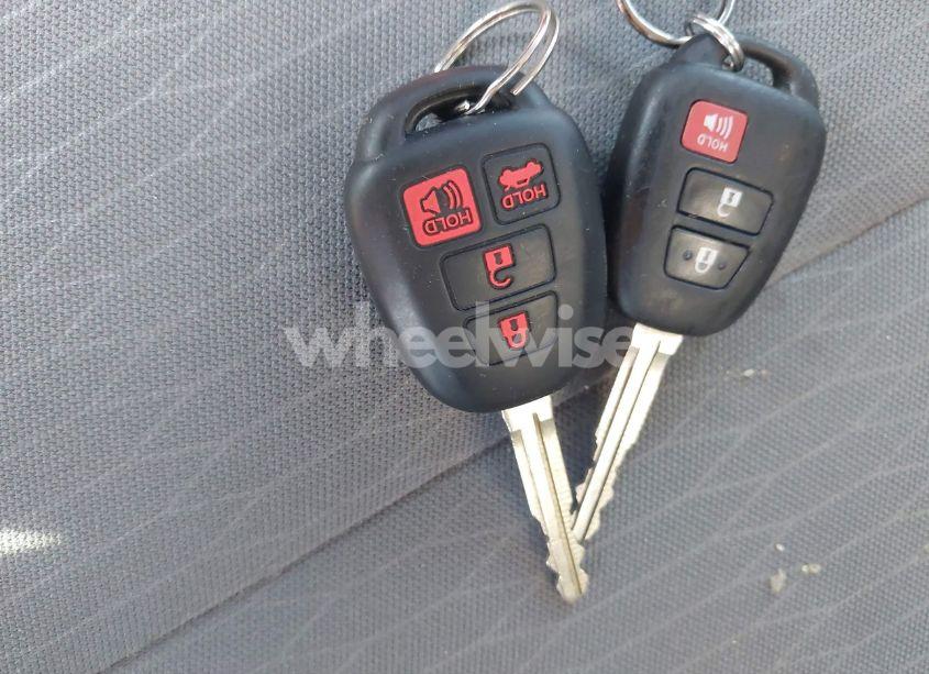 Photo 11 of 2018 Toyota Tacoma SR5 V6 (VIN 3TMAZ5CN4JM069965)