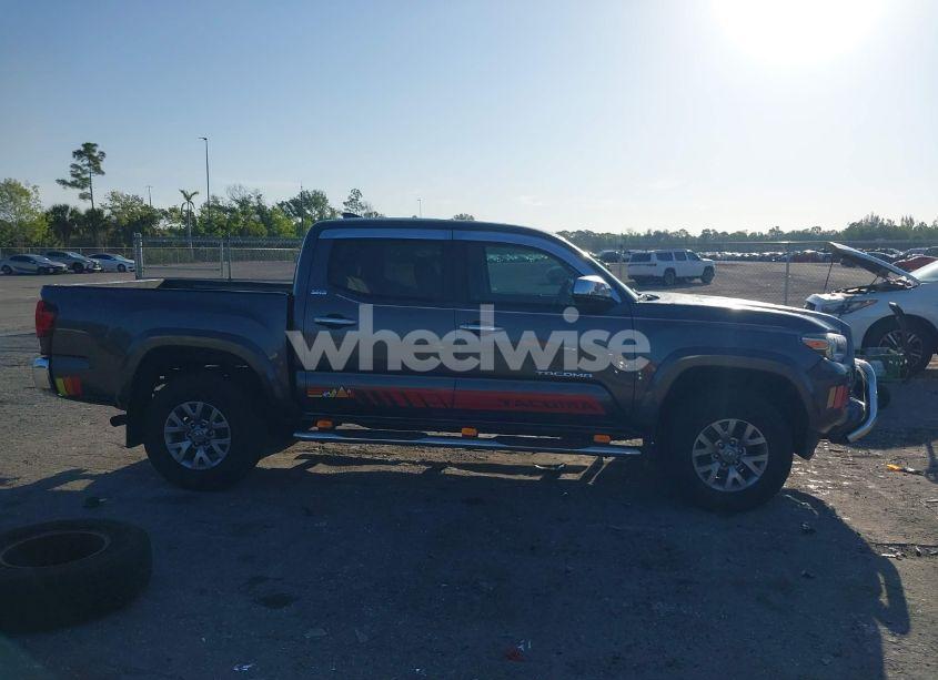 Photo 14 of 2018 Toyota Tacoma SR5 V6 (VIN 3TMAZ5CN4JM069965)