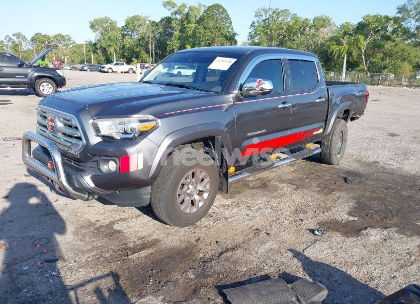 Photo 2 of 2018 Toyota Tacoma SR5 V6 (VIN 3TMAZ5CN4JM069965)