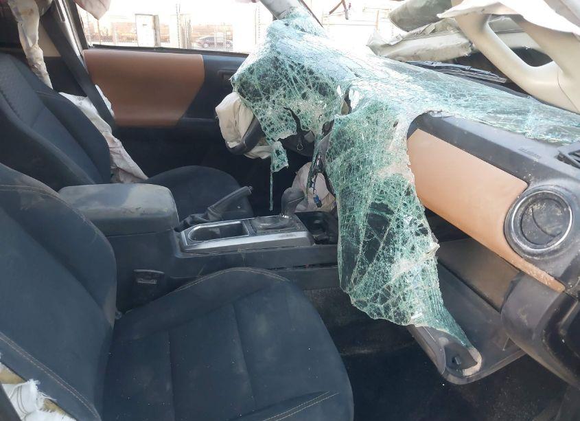 Photo 5 of 2019 Toyota Tacoma SR5 V6 (VIN 3TMAZ5CN4KM091658)