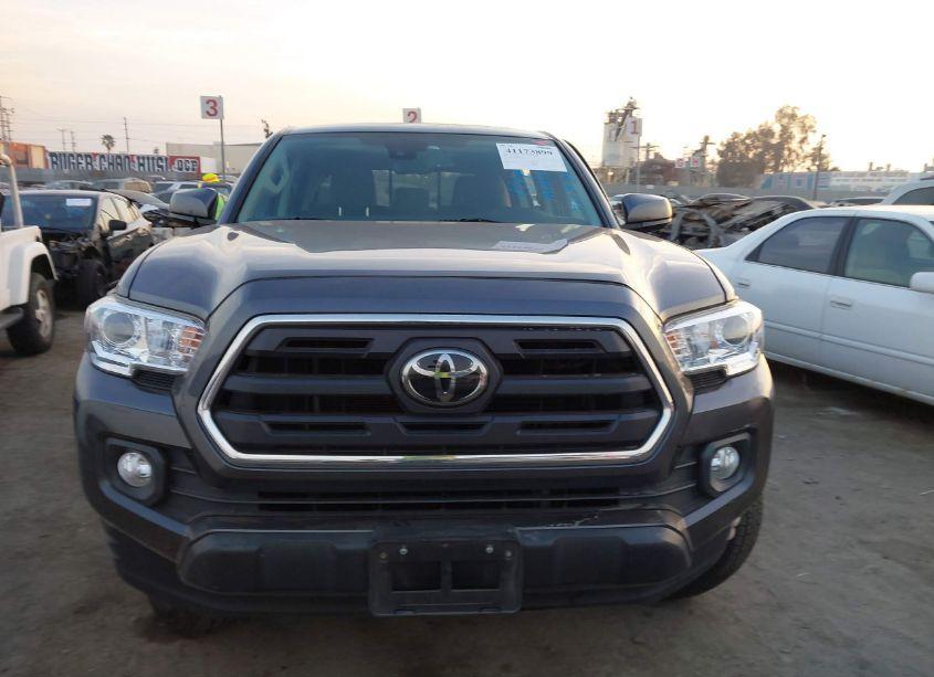 Photo 12 of 2019 Toyota Tacoma SR5 V6 (VIN 3TMAZ5CN4KM097797)