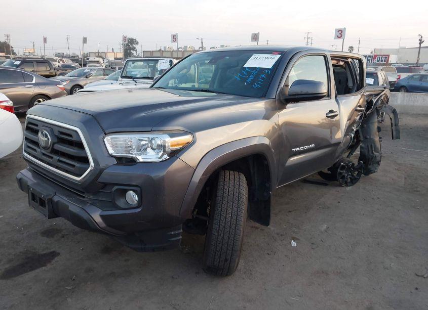 Photo 2 of 2019 Toyota Tacoma SR5 V6 (VIN 3TMAZ5CN4KM097797)