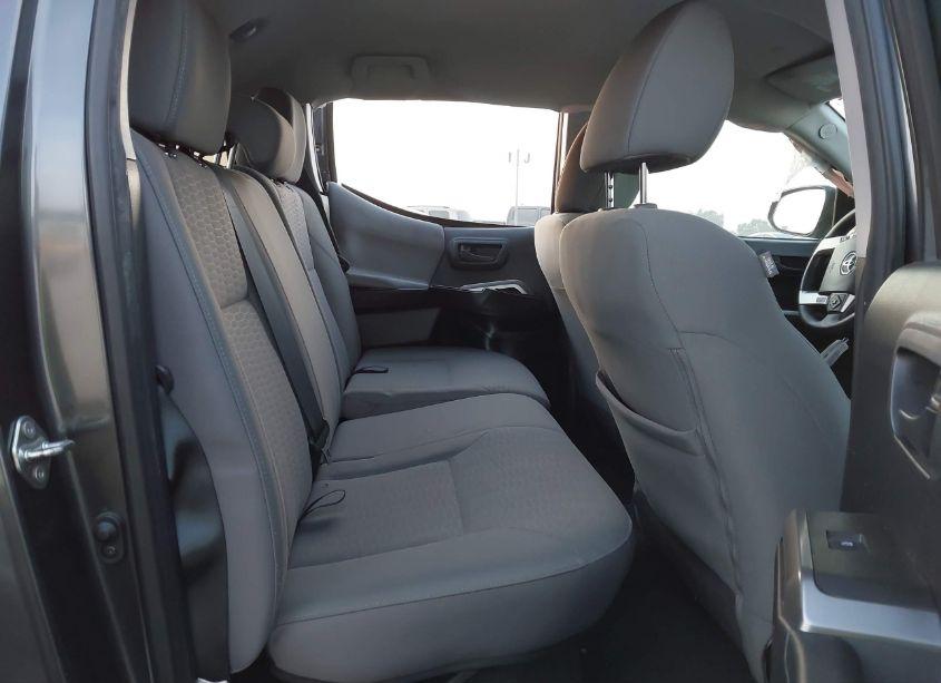 Photo 8 of 2019 Toyota Tacoma SR5 V6 (VIN 3TMAZ5CN4KM097797)