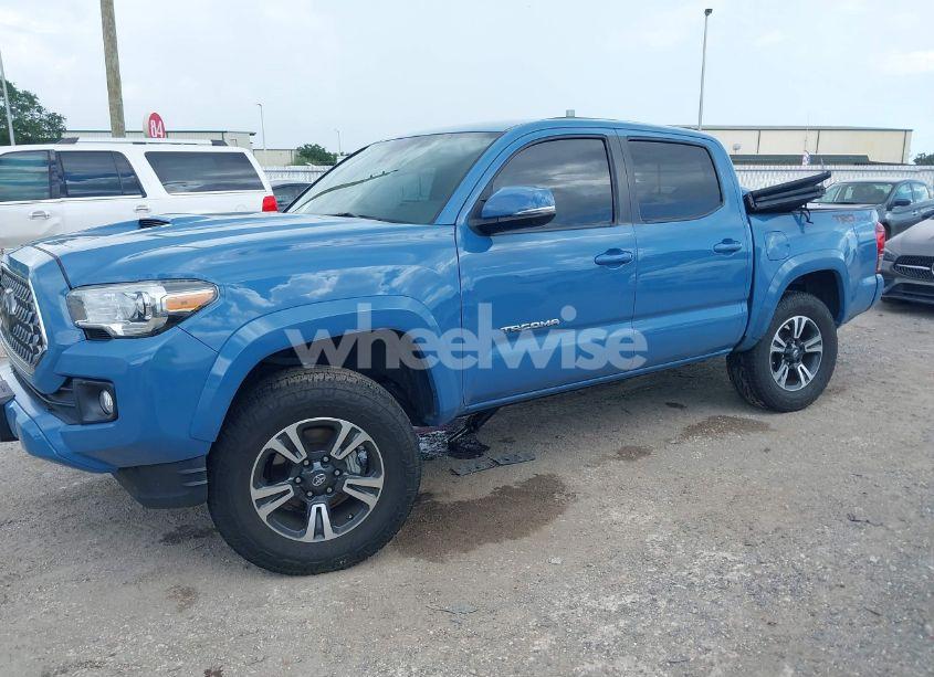 Photo 2 of 2019 Toyota Tacoma TRD SPORT (VIN 3TMAZ5CN4KM102545)