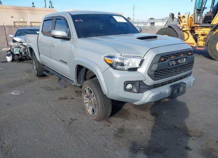 2019 Toyota Tacoma TRD SPORT (VIN 3TMAZ5CN4KM105221) main photo