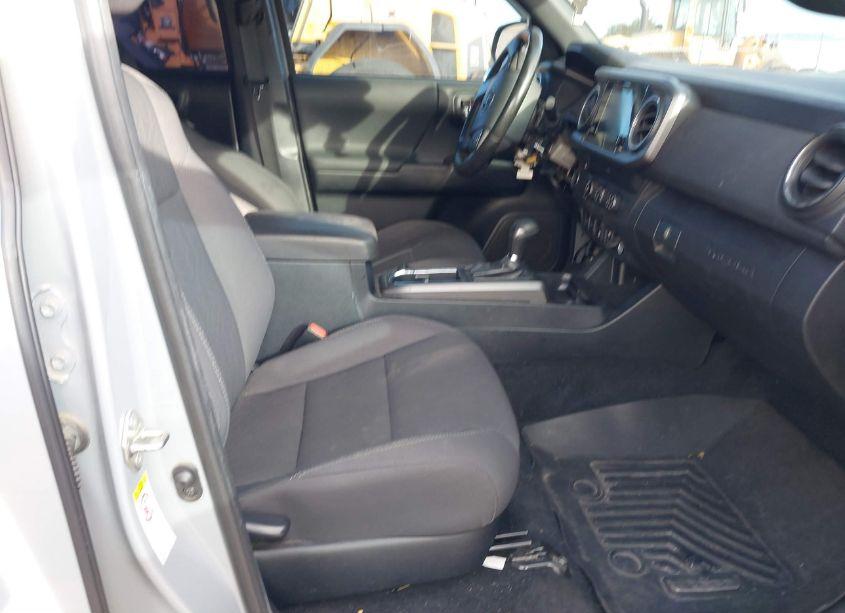 Photo 5 of 2019 Toyota Tacoma TRD SPORT (VIN 3TMAZ5CN4KM105221)
