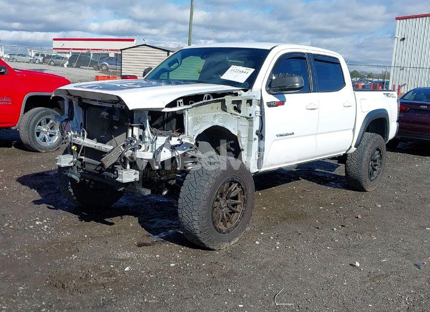 Photo 2 of 2020 Toyota Tacoma TRD OFF-ROAD (VIN 3TMAZ5CN4LM132002)