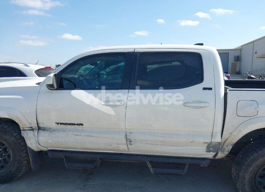 Photo 15 of 2022 Toyota Tacoma SR5 V6 (VIN 3TMAZ5CN4NM165679)