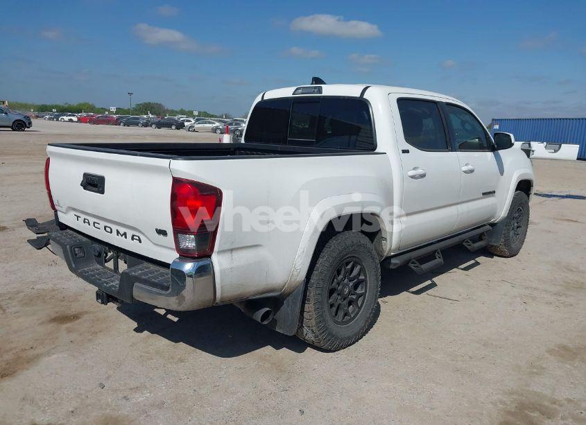 Photo 4 of 2022 Toyota Tacoma SR5 V6 (VIN 3TMAZ5CN4NM165679)