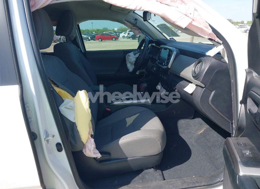 Photo 5 of 2022 Toyota Tacoma SR5 V6 (VIN 3TMAZ5CN4NM165679)