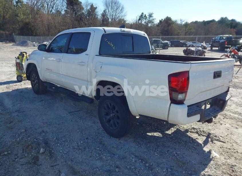 Photo 3 of 2022 Toyota Tacoma SR5 V6 (VIN 3TMAZ5CN4NM166542)