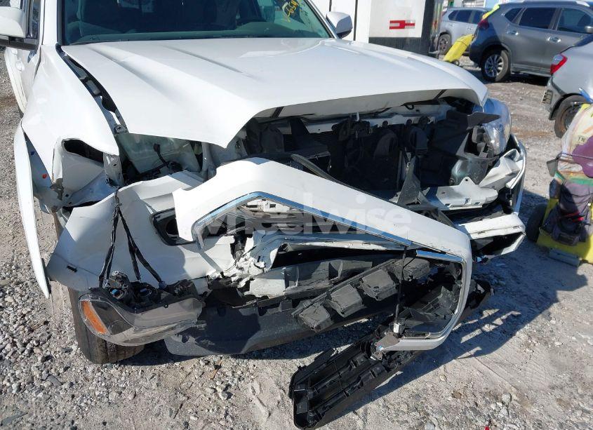 Photo 6 of 2022 Toyota Tacoma SR5 V6 (VIN 3TMAZ5CN4NM166542)