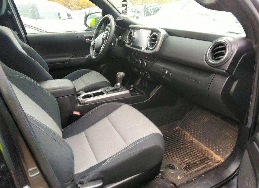 Photo 5 of 2022 Toyota Tacoma TRD OFF ROAD (VIN 3TMAZ5CN4NM184264)