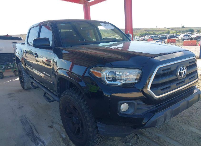 2016 Toyota Tacoma SR5 V6 (VIN 3TMAZ5CN5GM001439) main photo