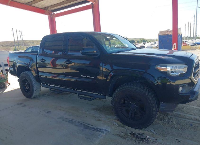 Photo 13 of 2016 Toyota Tacoma SR5 V6 (VIN 3TMAZ5CN5GM001439)