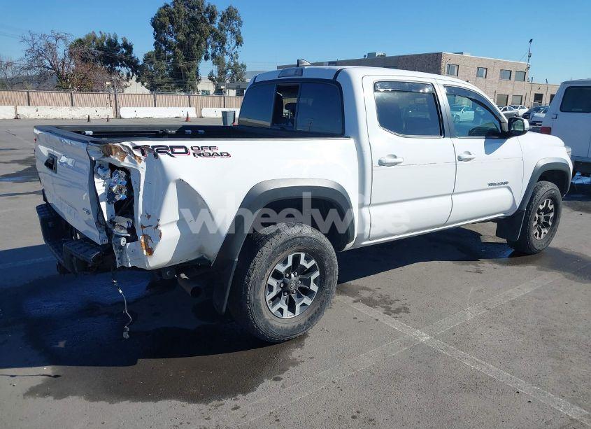 Photo 4 of 2016 Toyota Tacoma TRD OFF ROAD (VIN 3TMAZ5CN5GM014661)