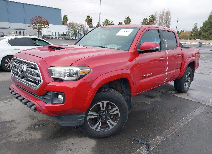 Photo 2 of 2017 Toyota Tacoma (VIN 3TMAZ5CN5HM026214)