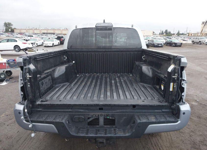 Photo 16 of 2018 Toyota Tacoma (VIN 3TMAZ5CN5JM055914)