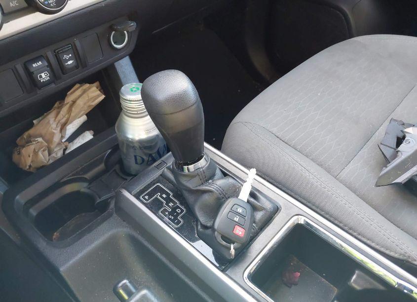 Photo 11 of 2018 Toyota Tacoma SR5 V6 (VIN 3TMAZ5CN5JM062314)