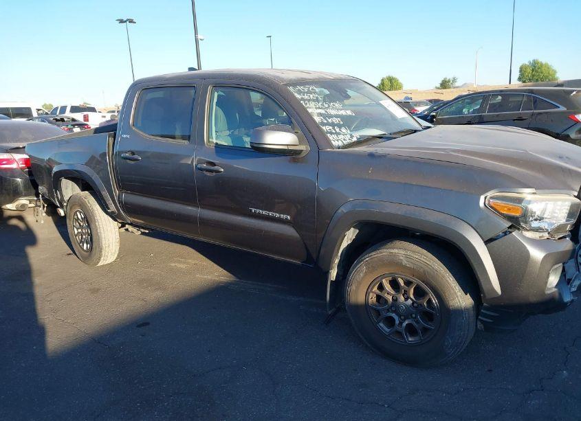 Photo 14 of 2018 Toyota Tacoma SR5 V6 (VIN 3TMAZ5CN5JM062314)