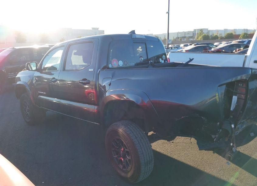 Photo 15 of 2018 Toyota Tacoma SR5 V6 (VIN 3TMAZ5CN5JM062314)