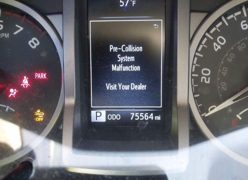 Photo 16 of 2018 Toyota Tacoma SR5 V6 (VIN 3TMAZ5CN5JM062314)