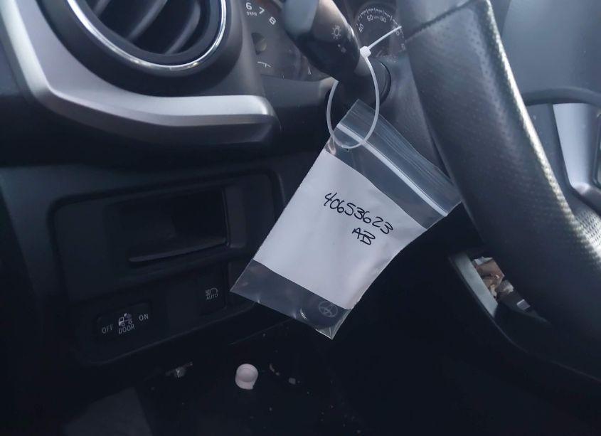 Photo 18 of 2018 Toyota Tacoma SR5 V6 (VIN 3TMAZ5CN5JM062314)