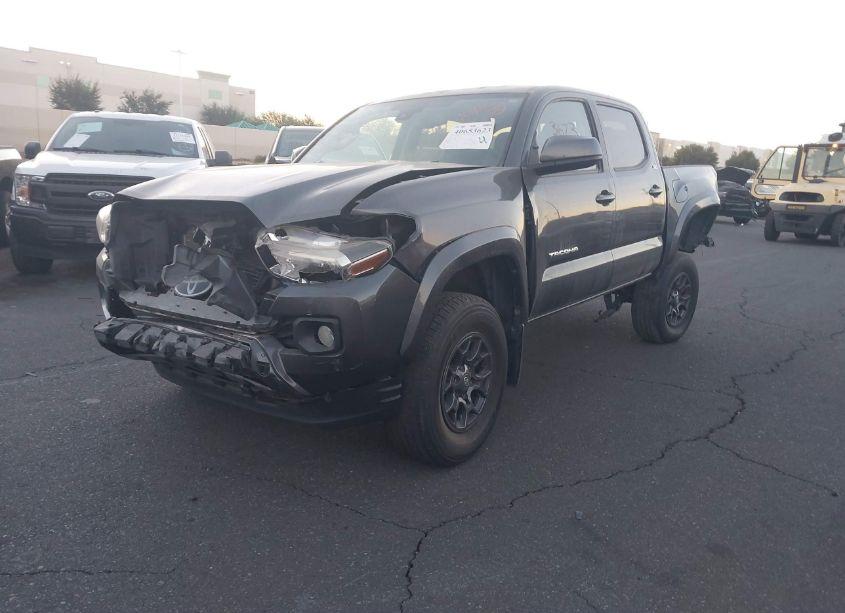 Photo 2 of 2018 Toyota Tacoma SR5 V6 (VIN 3TMAZ5CN5JM062314)