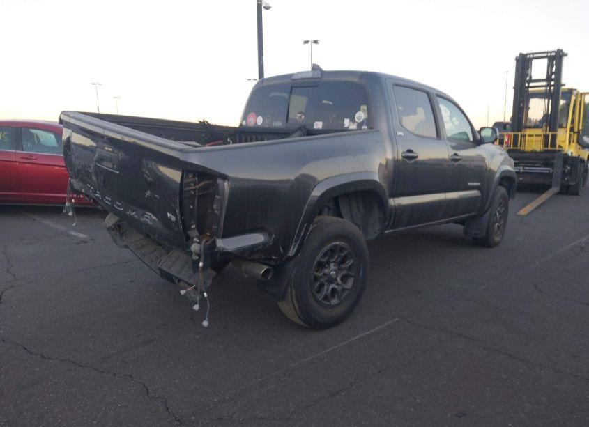 Photo 4 of 2018 Toyota Tacoma SR5 V6 (VIN 3TMAZ5CN5JM062314)