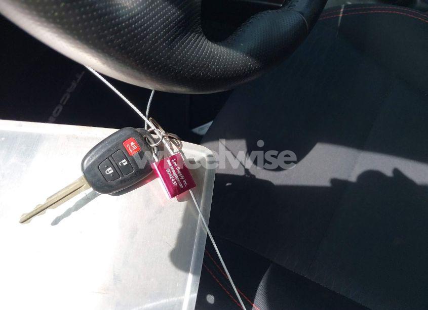 Photo 11 of 2018 Toyota Tacoma SR5 V6 (VIN 3TMAZ5CN5JM072907)