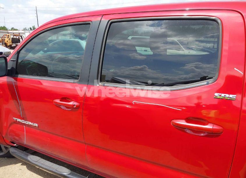 Photo 15 of 2018 Toyota Tacoma SR5 V6 (VIN 3TMAZ5CN5JM072907)