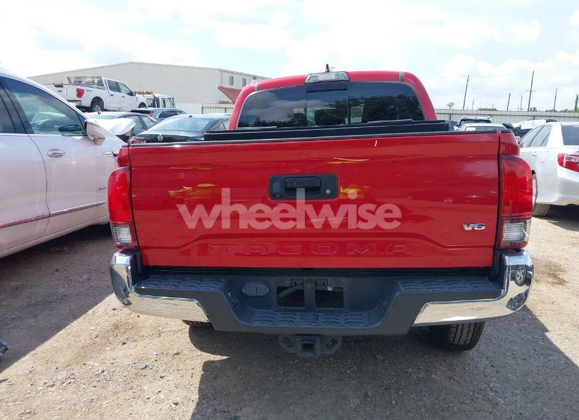 Photo 17 of 2018 Toyota Tacoma SR5 V6 (VIN 3TMAZ5CN5JM072907)