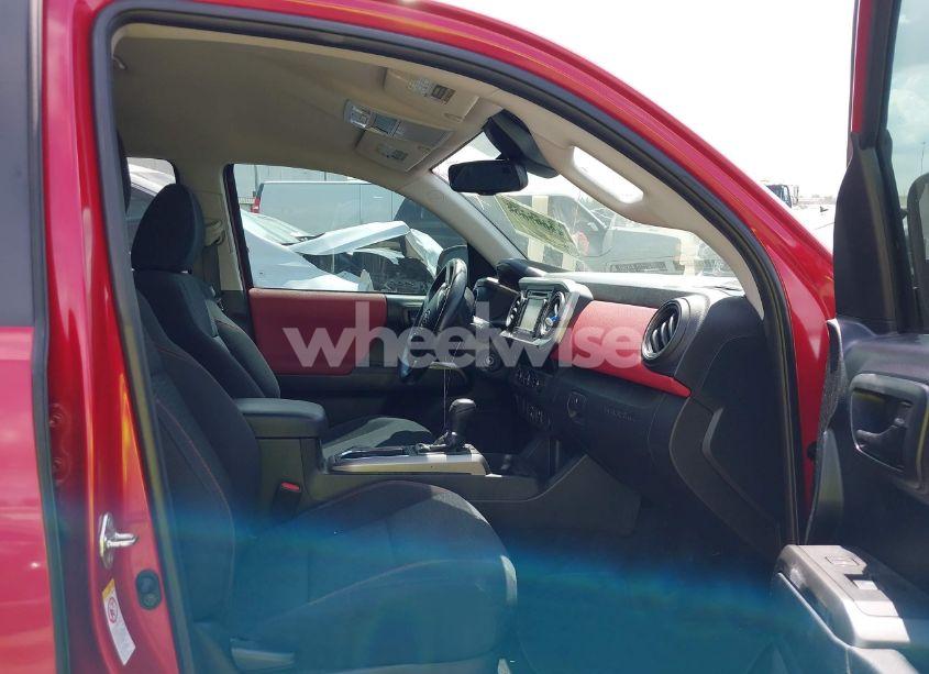 Photo 5 of 2018 Toyota Tacoma SR5 V6 (VIN 3TMAZ5CN5JM072907)