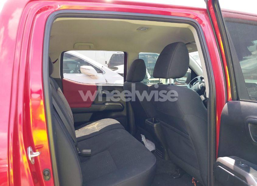 Photo 8 of 2018 Toyota Tacoma SR5 V6 (VIN 3TMAZ5CN5JM072907)